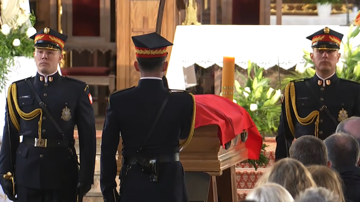 pogrzeb Łukasza Litewki – Pogrzeb Łukasza Litewki: uroczystości państwowe w Sosnowcu od 13:30